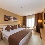 38 4* Isztambul