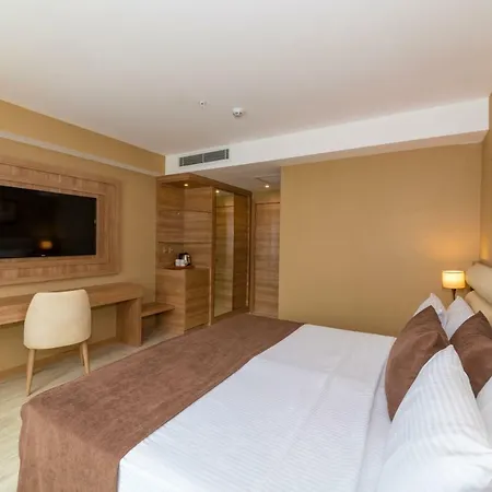 Hotel 38 4*